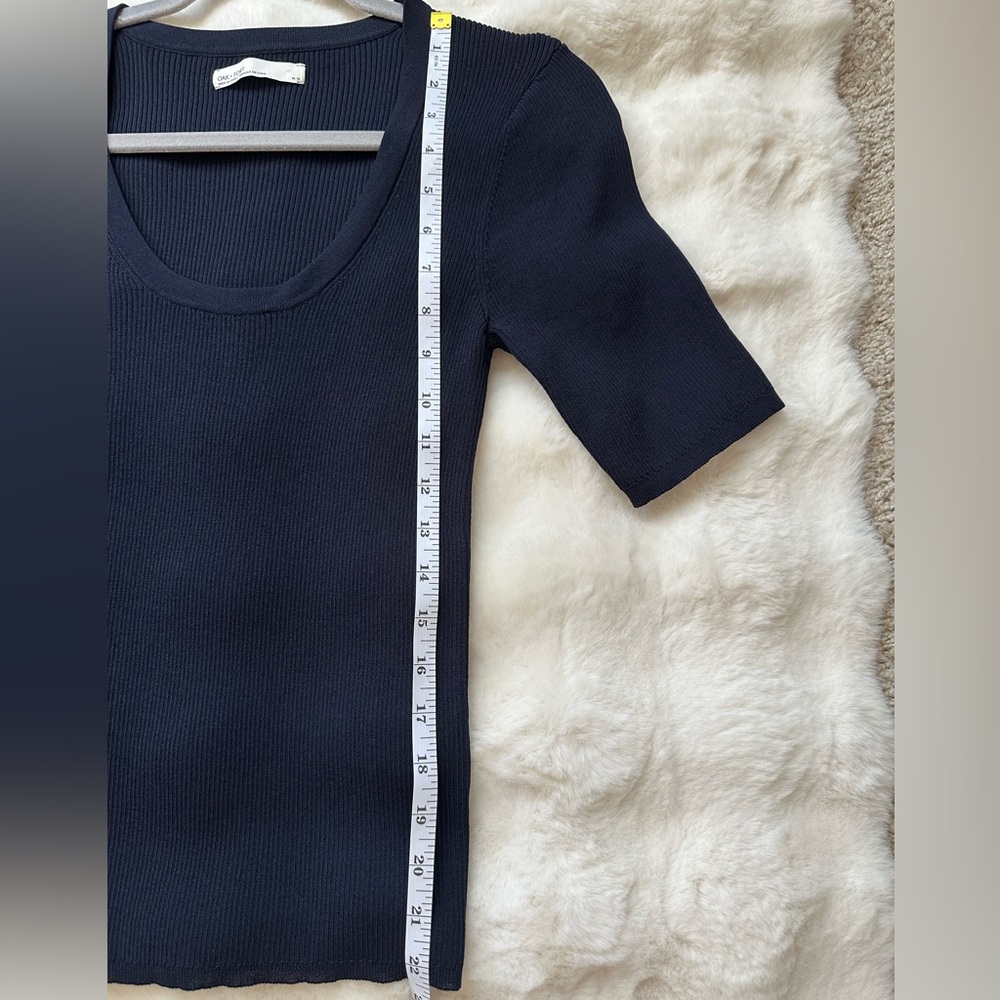 Classic OAK + FORT Navy Blue Knit Stretch Bodycon Fit Short Sleeve Sweater Top-M - Picture 7 of 9